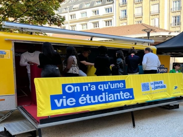 La Poste à la rencontre des étudiants !