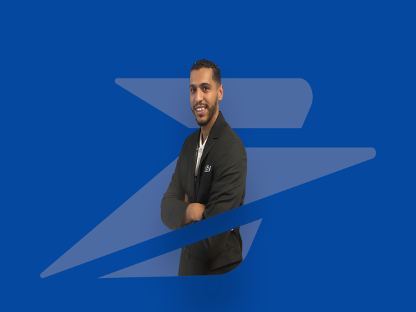 Découvrez nos métiers de la relation client avec Hakim, Chargé de clientèle !