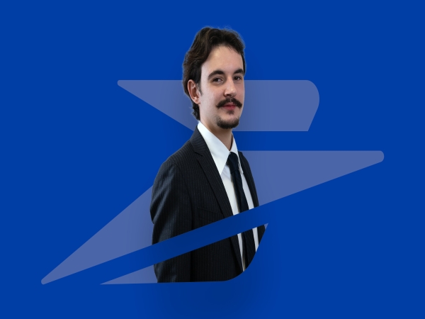 Découvre le profil d’Hugo, Conseiller bancaire de proximité en alternance